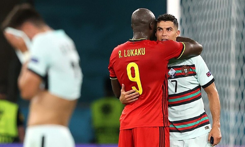 Đội hình tiêu biểu EURO 2021: Ronaldo, Kane và Schick chào thua Lukaku - Ảnh 2