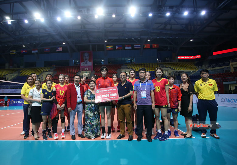 Tuyển bóng chuyền nữ Việt Nam nhận thưởng 500 Triệu sau chiến tích vào chung kết - Ảnh 1