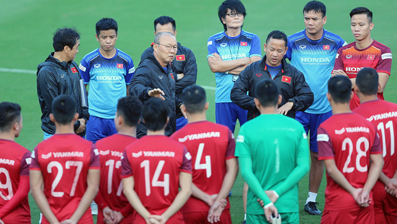 Trợ lý Lê Huy Khoa chỉ ra 9 lý do HLV Park Hang Seo thành công với bóng đá Việt Nam - Ảnh 1