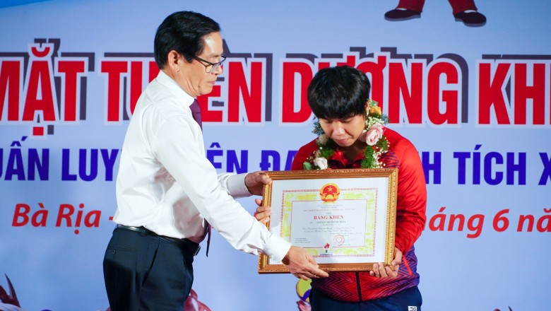 Bà Rịa - Vũng Tàu khen thưởng VĐV người địa phương ở đoàn thể thao khác tại SEA Games 31 - Ảnh 1