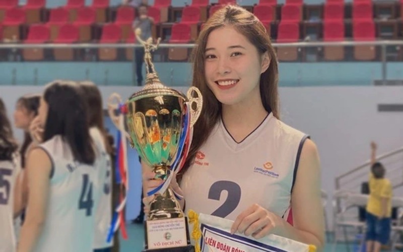 Cựu VĐV bóng chuyền Đặng Thu Huyền lọt Top 10 Hoa hậu Hoàn vũ Việt Nam 2022 - Ảnh 2