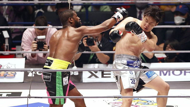 Floyd Mayweather hạ knock-out võ sĩ MMA Nhật Bản - Ảnh 1