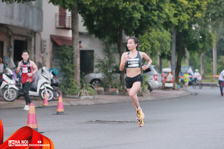 Nguyễn Thị Oanh vô địch trong lần đầu tham dự 1 giải marathon chính thức - Ảnh 2