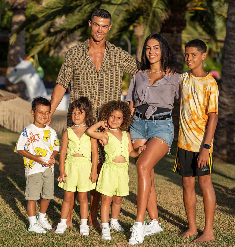 Bạn gái Ronaldo: Mất đi con trai là khoảnh khắc tồi tệ nhất đời tôi - Ảnh 1