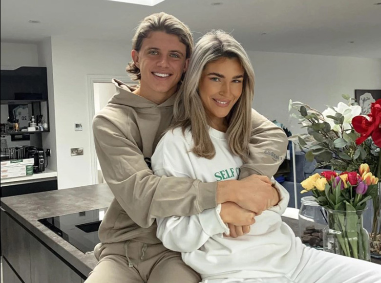 Aine May, cô bạn gái người mẫu nóng bỏng của người hùng Chelsea Conor Gallagher - Ảnh 7