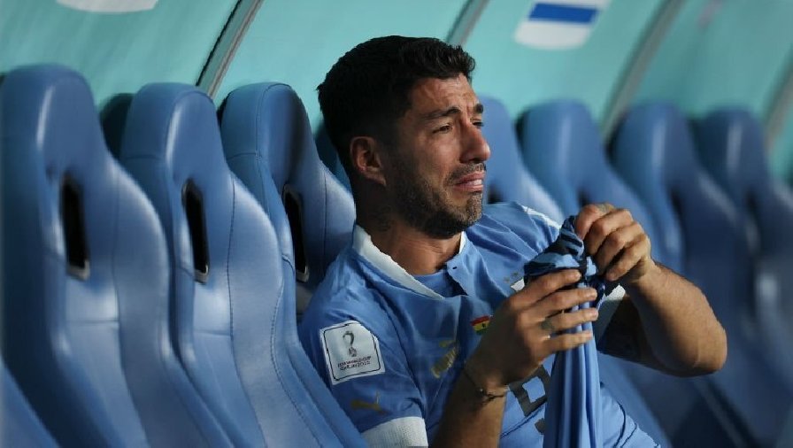 Evra chưa quên thù cũ, ‘thả tim’ ảnh Suarez khóc nức nở vì bị loại khỏi World Cup