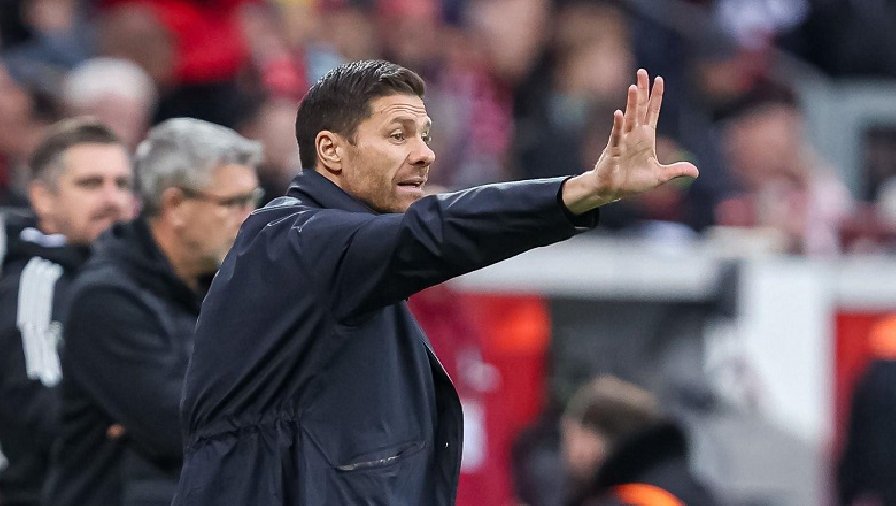 Leverkusen của HLV Alonso thắng đội đầu bảng 5-0, Bayern Munich 'ngư ông đắc lợi'