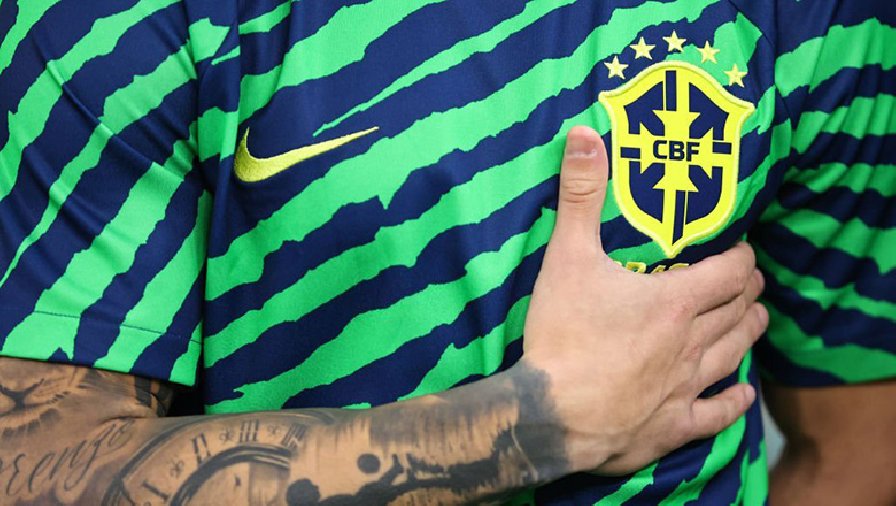 Chưa vô địch, người Brazil đã cãi nhau cách gắn ngôi sao thứ 6 lên huy hiệu